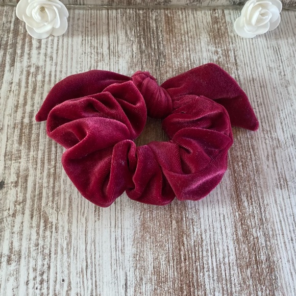 Anthropologie Accessories - Anthropologie bow scrunchie